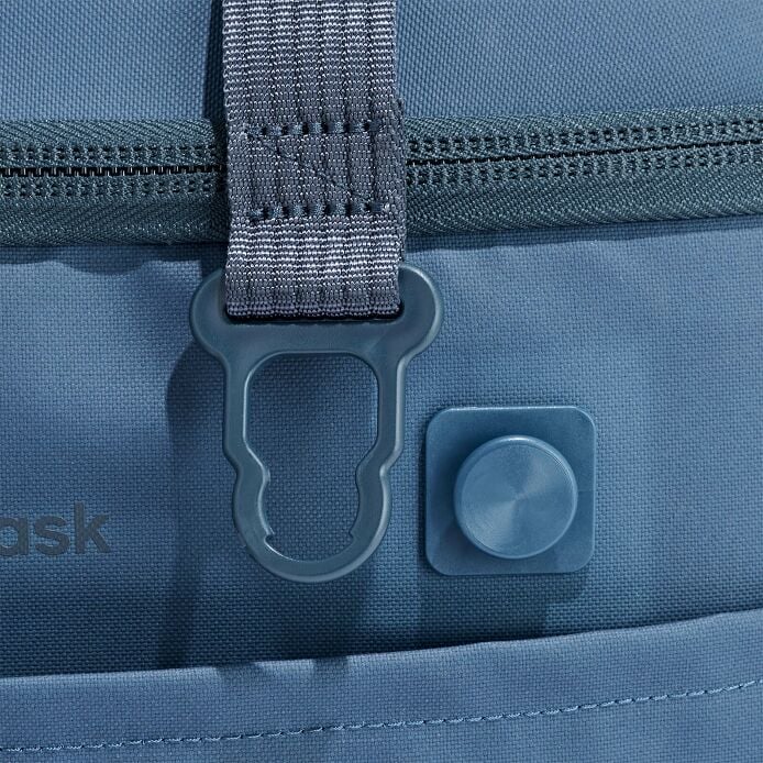 carryouttm-soft-cooler-15-l-x0 250815_hydro_cooler_details_14856_6.jpg