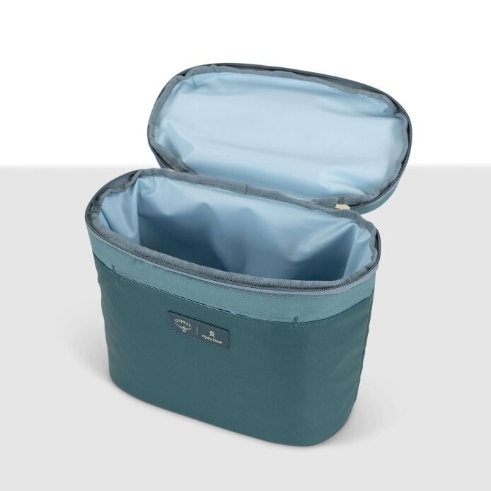 osprey-axis-x-hydro-flask-campus-essentials-bundle-l2 axisxhydroflask_s26_detail2_cascadeblue_10007249_1.jpg