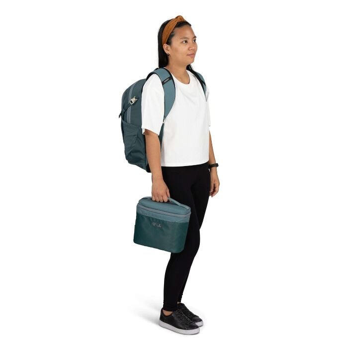 osprey-axis-x-hydro-flask-campus-essentials-bundle-l2 axisxhydroflask_s26_onbody1_cascadeblue_10007249_2.jpg