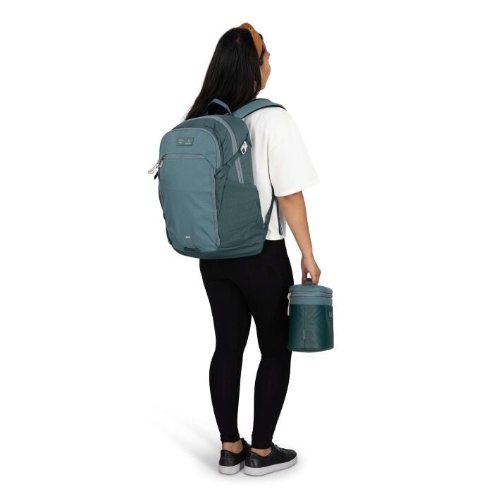 osprey-axis-x-hydro-flask-campus-essentials-bundle-l2 axisxhydroflask_s26_onbody2_cascadeblue_10007249_2.jpg