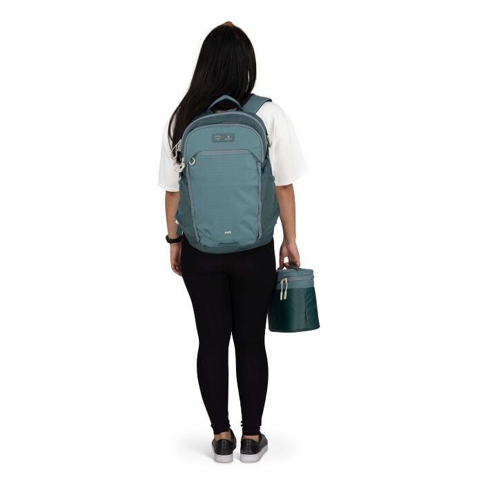 osprey-axis-x-hydro-flask-campus-essentials-bundle-l2 axisxhydroflask_s26_onbody3_cascadeblue_10007249_2.jpg